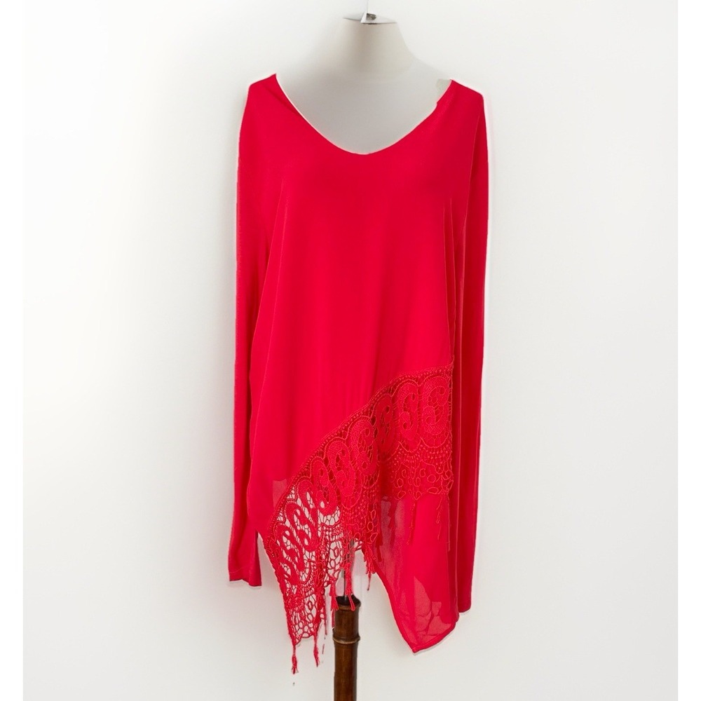 XCVI Dafne Tunic Top Size Medium Red Boho Lace Trim Assemytrical Hem Lagenlook